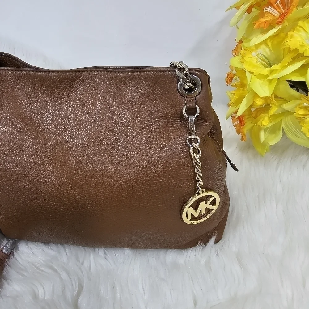Michael Kors jet set large shoulder brown leather bag
